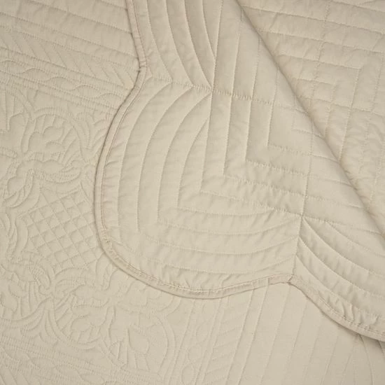 Madison Park Marino Oversized Quilted Throw With Scalloped Edges White - Image 3